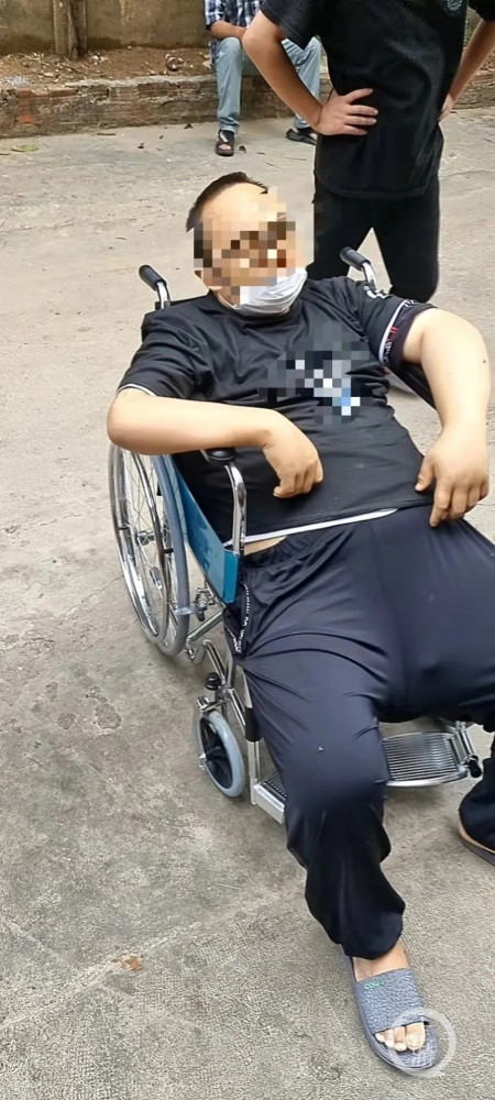 江苏小伙在柬埔寨被网诈团伙抽血7次致病危 大使馆警方已介入
