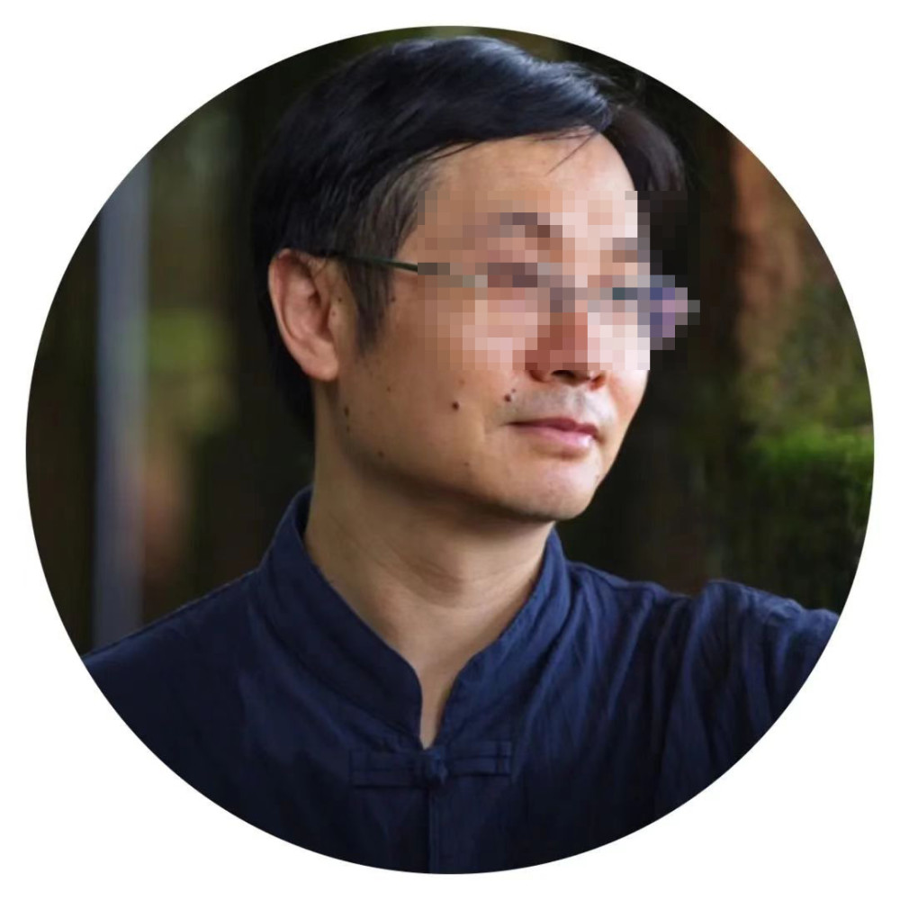 重庆艺通学院某院长被举报骚扰女下属。学校被辞退,合同终止