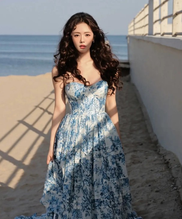 俞灏明王晓晨结婚了吗?晒婚戒后4个月被偶遇牵手逛街,谜题待解
