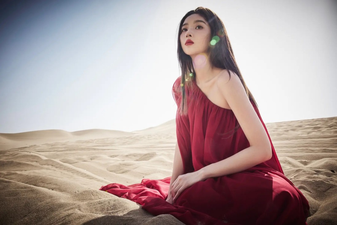 同名的具象化表现！导演吴彤回应进错歌手吴彤房间