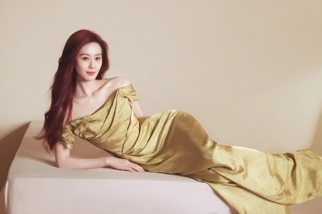 王耀庆直播内涵钟楚曦抢C?现场尴尬到凝固,高情商人设碎成渣