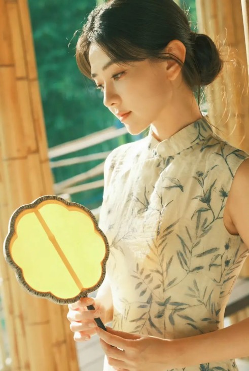 她与顶级男爱豆纹身风波中，过往“情侣款证据”再遭韩网友审视