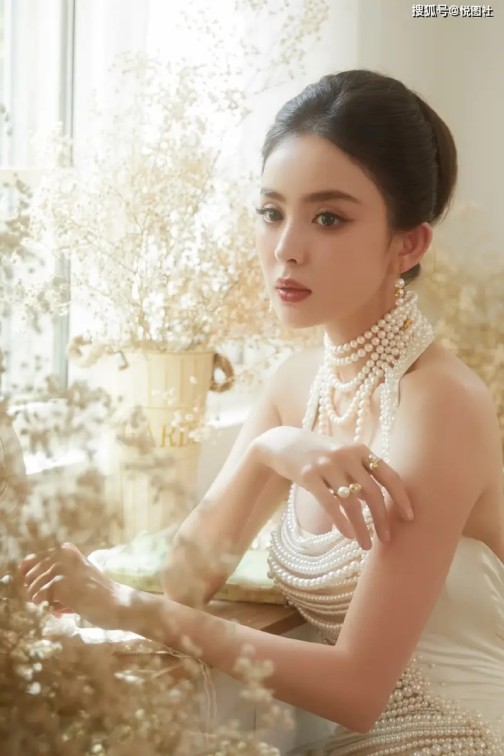 从中国新能源崛起看即时零售：核心生产力才是破局根基