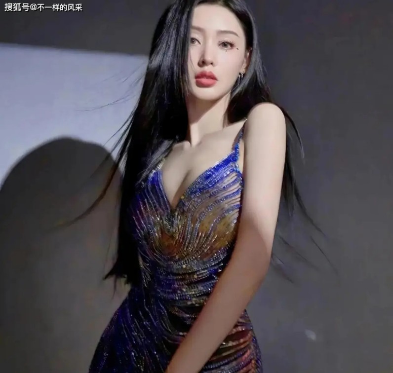 42岁钟嘉欣近况曝光！嫁大13岁老公生三个孩子，如今被传婚变让人唏嘘