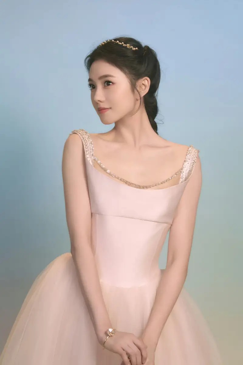 坂口健太郎宣布结婚：我与一直交往的圈外女性结婚了